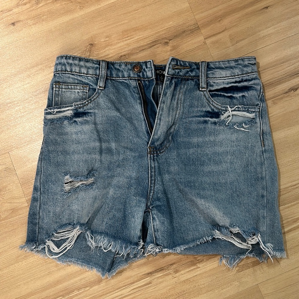 Fashion Nova jean shorts!